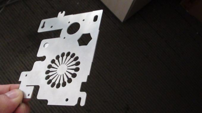Blechtafel, die Faser CNC Laser-Ausschnitt-Ausrüstung 800W mit Doppel-Antrieb verarbeitet