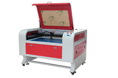 China Acryl- und lederne CO2-Laser-Ausschnitt-Graviermaschine, sortieren 600 * 900mm fournisseur